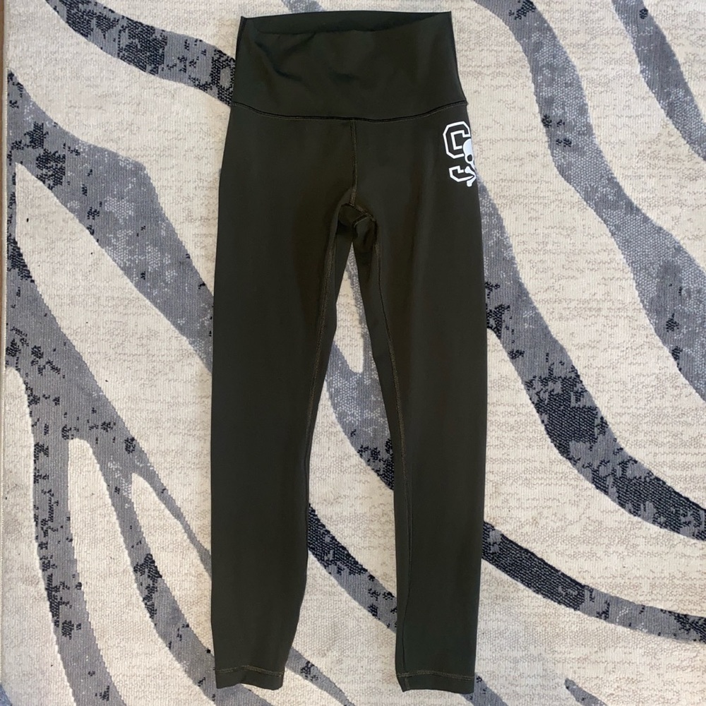 Solid core Lululemon leggings